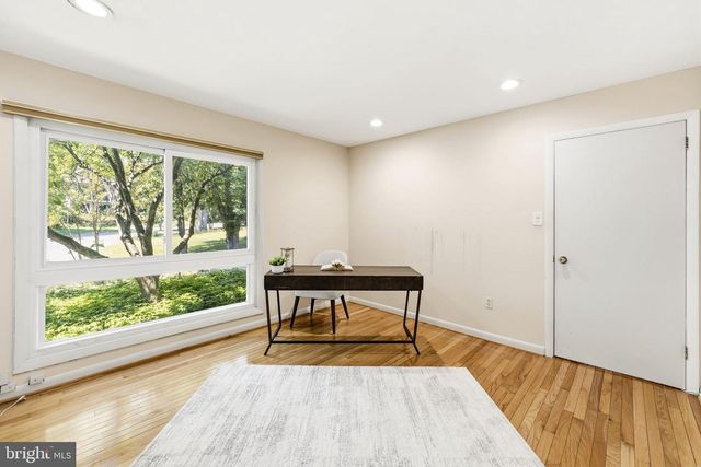 8566 BRICKYARD RD, Potomac, MD 20854