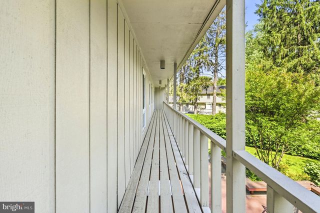 8566 BRICKYARD RD, Potomac, MD 20854