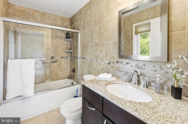 8566 BRICKYARD RD, Potomac, MD 20854