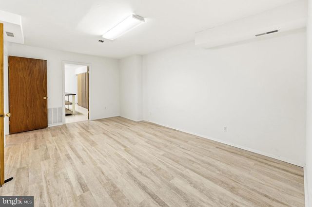 8566 BRICKYARD RD, Potomac, MD 20854