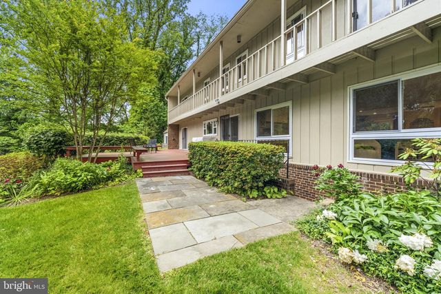 8566 BRICKYARD RD, Potomac, MD 20854