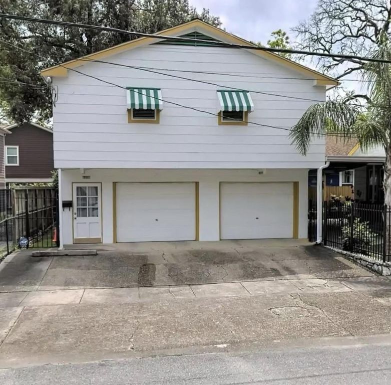 2448 White Oak Drive, Houston, TX 77009