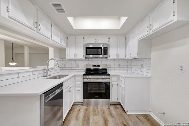 9326 Whisper PT, San Antonio, TX 78240