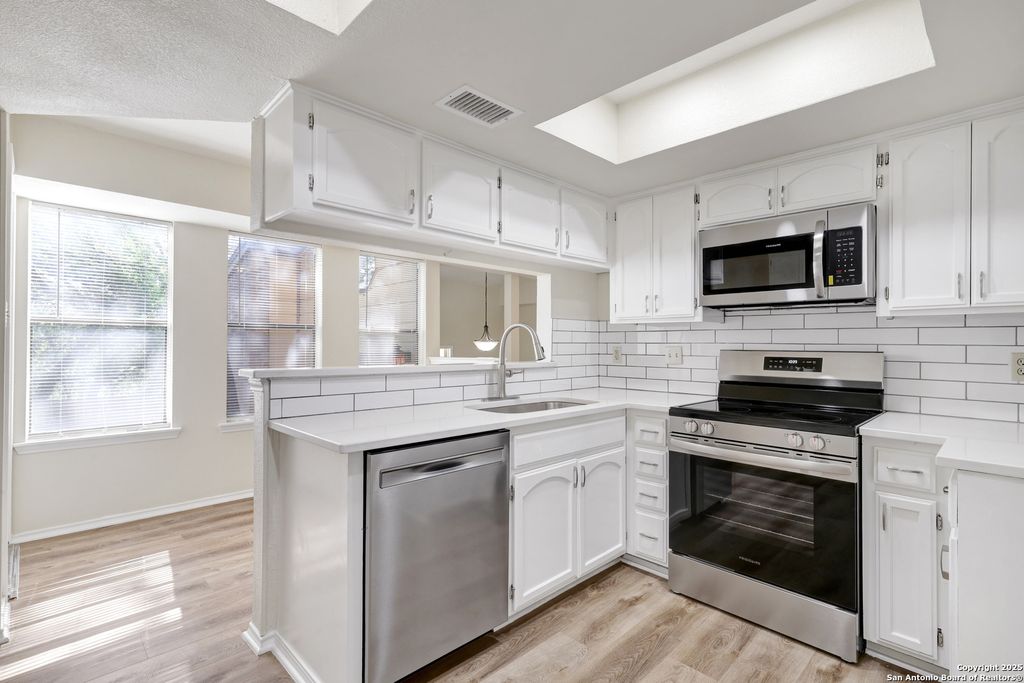 9326 Whisper PT, San Antonio, TX 78240