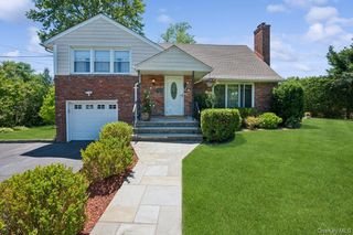 3 Carolyn Place, Bronxville, NY 10708