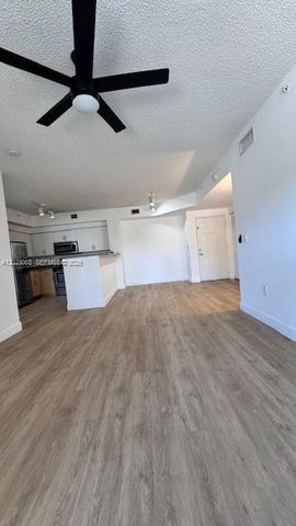 7930 N Nob Hill Rd 106, Tamarac, FL 33321