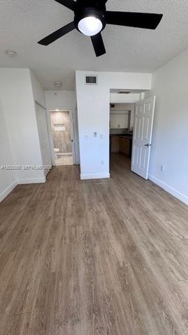 7930 N Nob Hill Rd 106, Tamarac, FL 33321