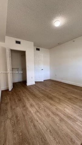 7930 N Nob Hill Rd 106, Tamarac, FL 33321