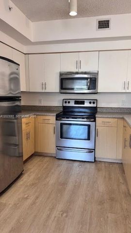 7930 N Nob Hill Rd 106, Tamarac, FL 33321