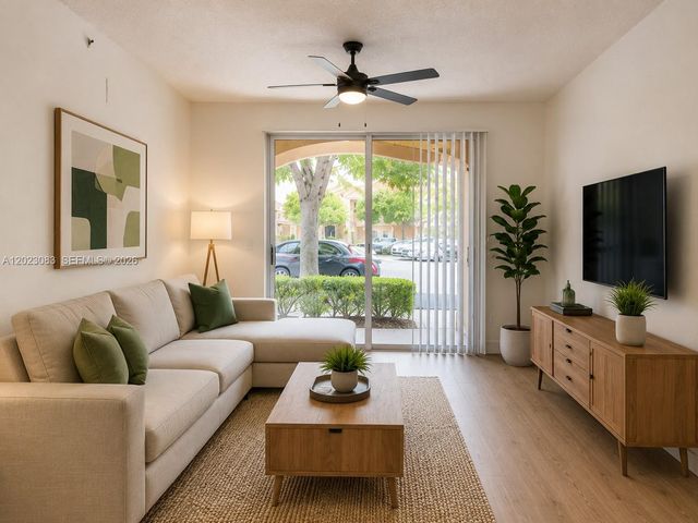 7930 N Nob Hill Rd 106, Tamarac, FL 33321