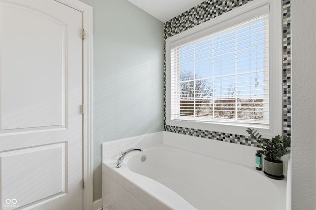 4237 Amesbury Place, Westfield, IN 46074