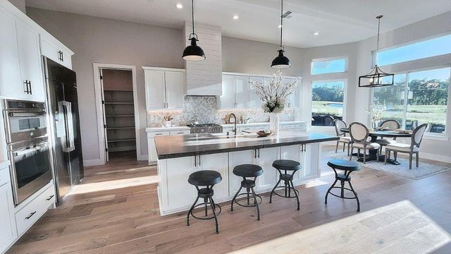 23616 Landon Evan Ln, Auburn, CA 95602