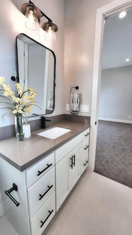 23616 Landon Evan Ln, Auburn, CA 95602