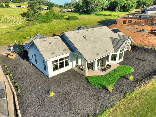 23616 Landon Evan Ln, Auburn, CA 95602