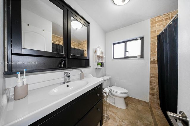 9349 NW 24th Pl, Pembroke Pines, FL 33024