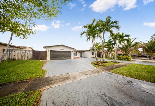 9349 NW 24th Pl, Pembroke Pines, FL 33024