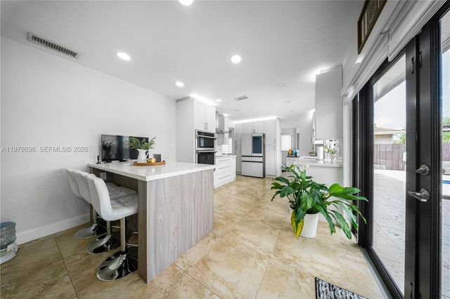 9349 NW 24th Pl, Pembroke Pines, FL 33024