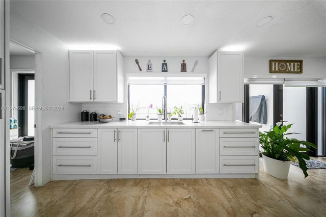 9349 NW 24th Pl, Pembroke Pines, FL 33024