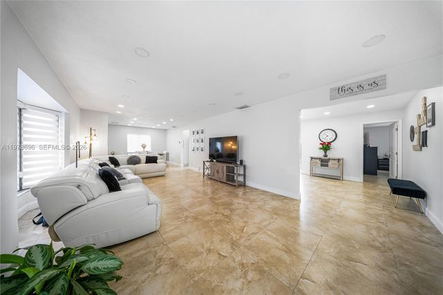 9349 NW 24th Pl, Pembroke Pines, FL 33024