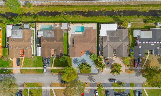 9349 NW 24th Pl, Pembroke Pines, FL 33024