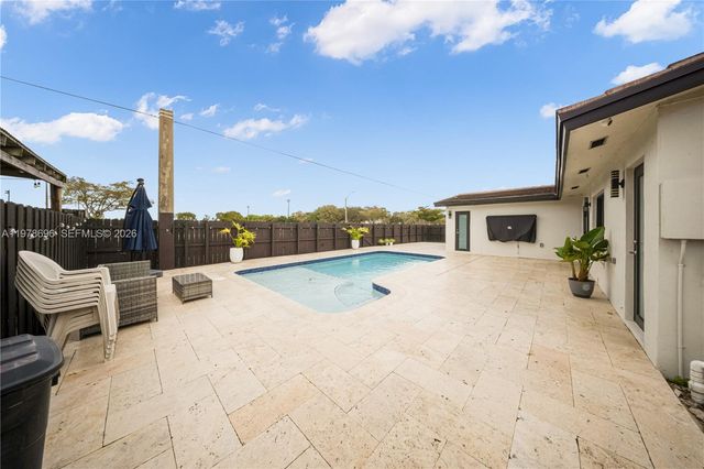 9349 NW 24th Pl, Pembroke Pines, FL 33024