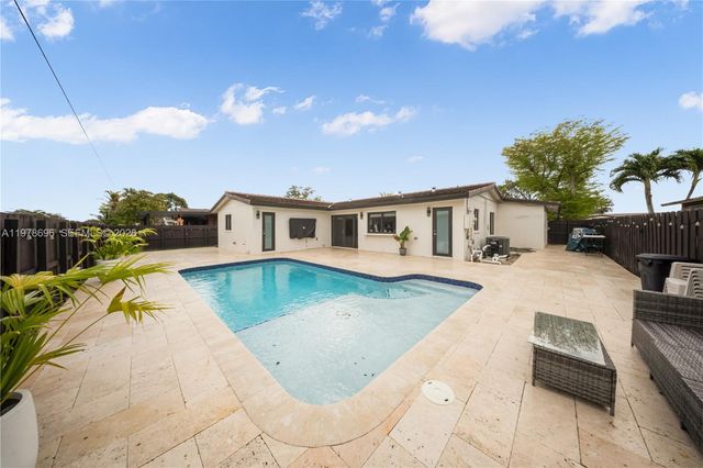 9349 NW 24th Pl, Pembroke Pines, FL 33024