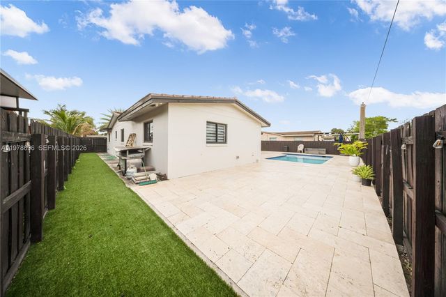 9349 NW 24th Pl, Pembroke Pines, FL 33024