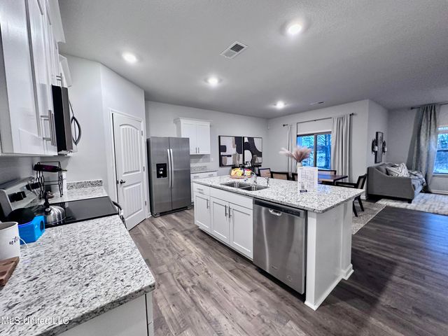 25 S Thorn Tree Street, Byhalia, MS 38611