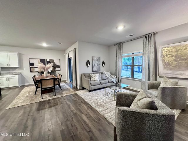 25 S Thorn Tree Street, Byhalia, MS 38611