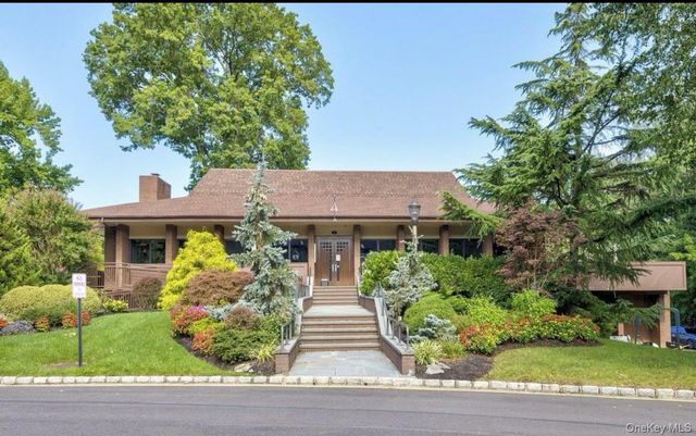 10 Oldfield 367, Roslyn, NY 11576