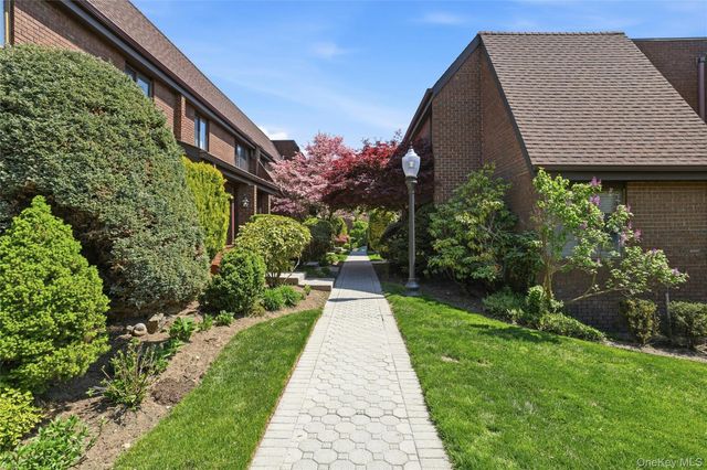 10 Oldfield 367, Roslyn, NY 11576