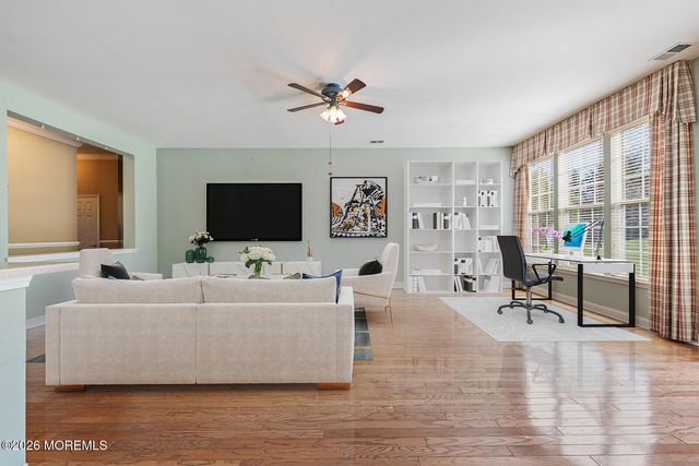 14 Williamsburg Court, Allentown, NJ 08501