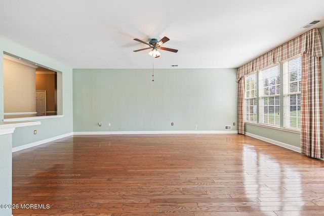 14 Williamsburg Court, Allentown, NJ 08501