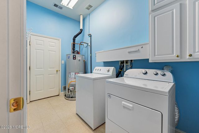 14 Williamsburg Court, Allentown, NJ 08501
