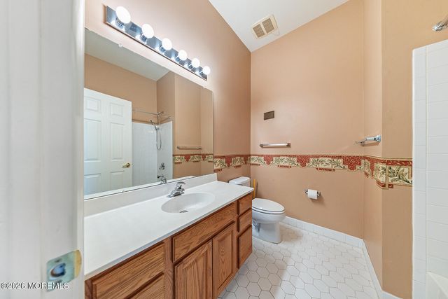 14 Williamsburg Court, Allentown, NJ 08501