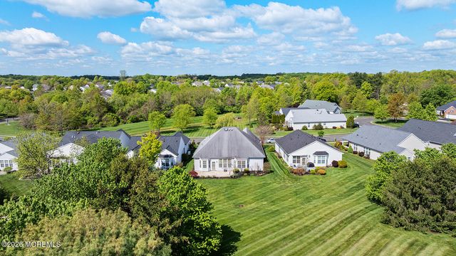 14 Williamsburg Court, Allentown, NJ 08501