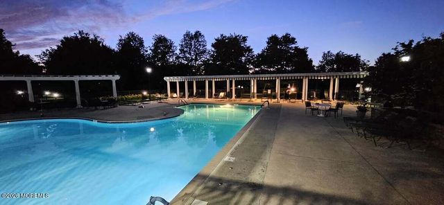 14 Williamsburg Court, Allentown, NJ 08501
