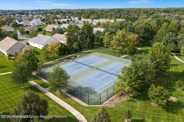 14 Williamsburg Court, Allentown, NJ 08501