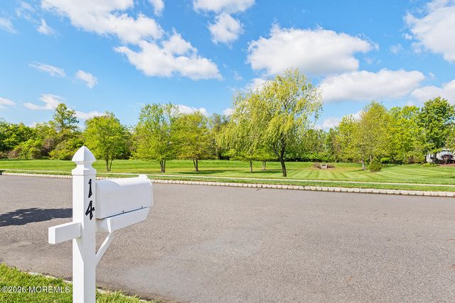 14 Williamsburg Court, Allentown, NJ 08501