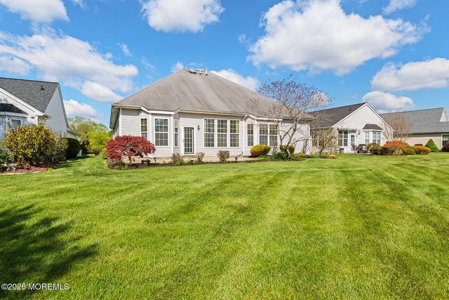 14 Williamsburg Court, Allentown, NJ 08501