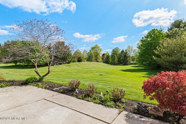 14 Williamsburg Court, Allentown, NJ 08501