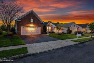 14 Williamsburg Court, Allentown, NJ 08501