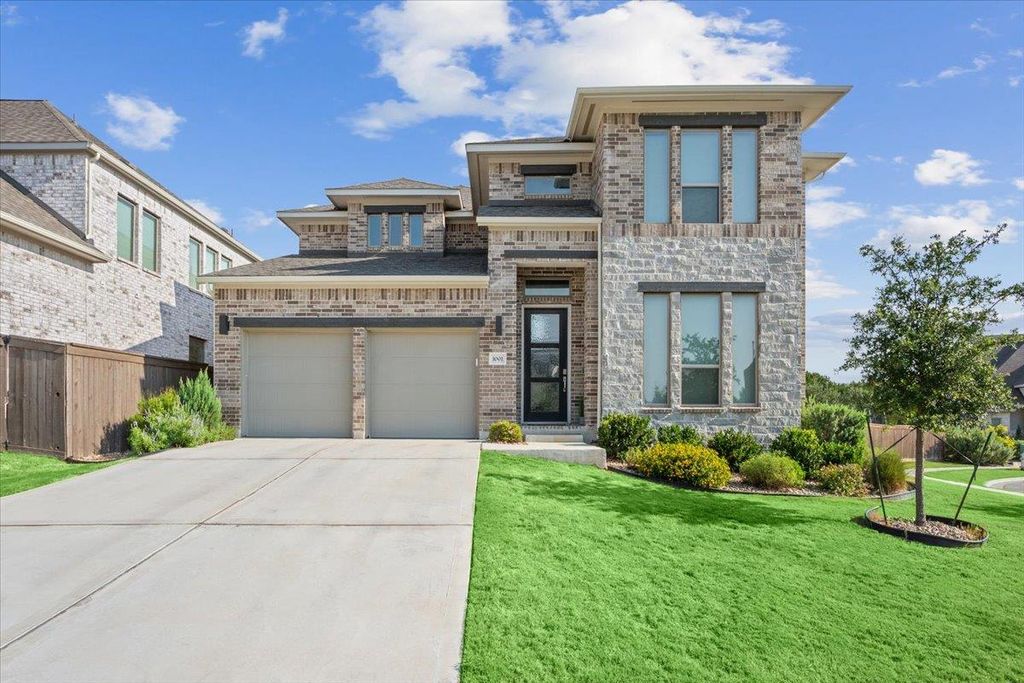 1001 Rabbit Brush RD, Leander, TX 78641