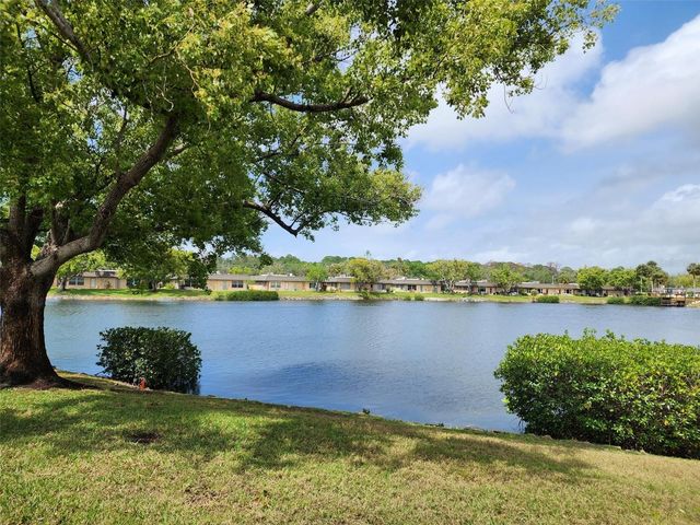4127 HAMPTON DR 4127, New Port Richey, FL 34652