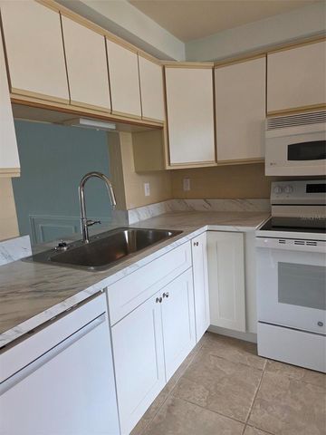 4127 HAMPTON DR 4127, New Port Richey, FL 34652