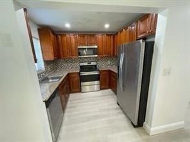 11660 NW 45 Street 4, Coral Springs, FL 33065