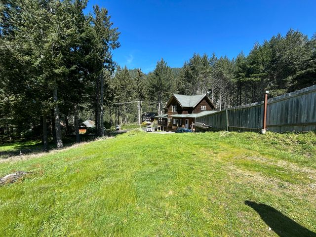 597 Ridge Road, Shelter Cove, CA 95589