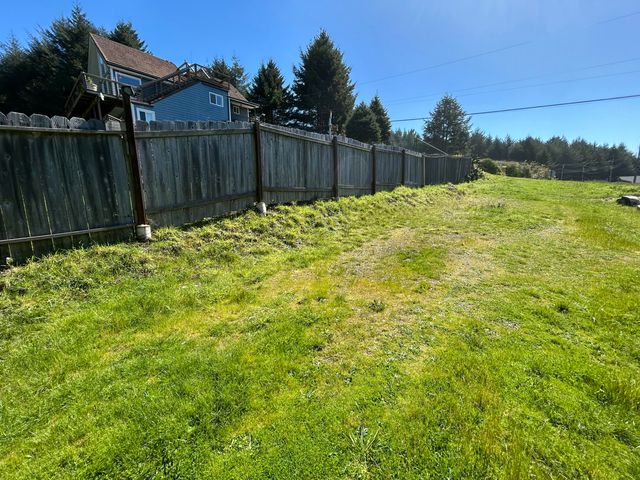 597 Ridge Road, Shelter Cove, CA 95589