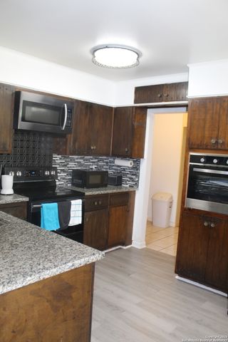 14202 Light Bend, San Antonio, TX 78217