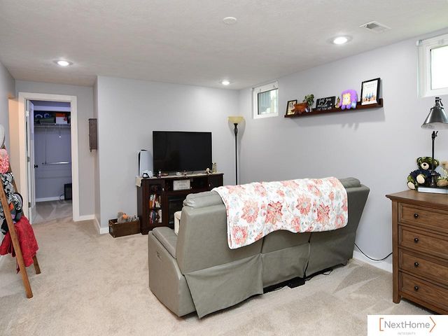 7201 Canyon Road, Lincoln, NE 68516